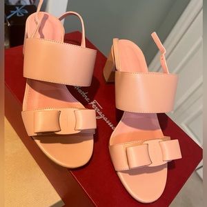 Salvatore ferragamo Giulia bow desert rose sandals